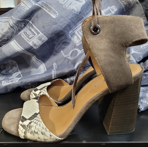 Size 10 Snakeskin Coach Block Heel Sandal - Picture 1 of 5